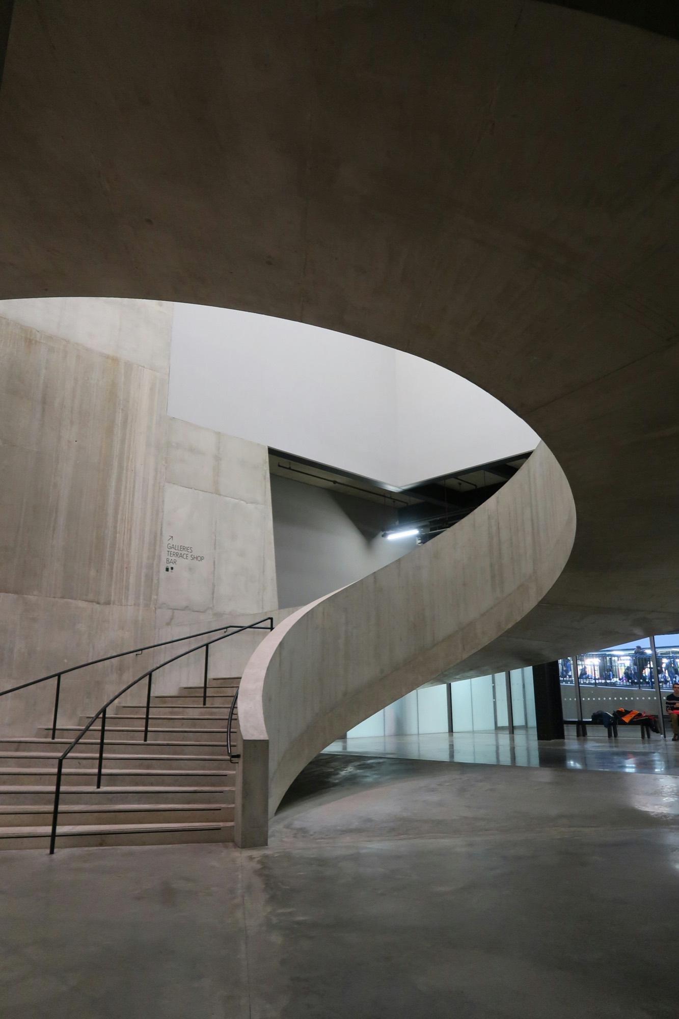 Betonnen trappenhuis